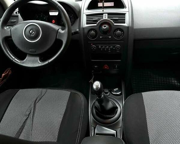 Сірий Рено Меган, об'ємом двигуна 1.5 л та пробігом 313 тис. км за 4750 $, фото 13 на Automoto.ua