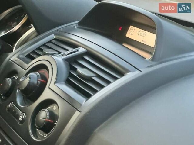 Серый Рено Меган, объемом двигателя 1.6 л и пробегом 190 тыс. км за 5650 $, фото 51 на Automoto.ua