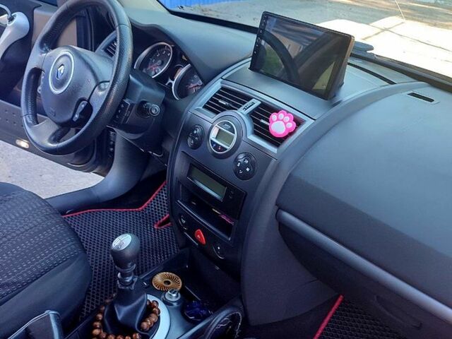 Серый Рено Меган, объемом двигателя 2 л и пробегом 230 тыс. км за 5700 $, фото 1 на Automoto.ua