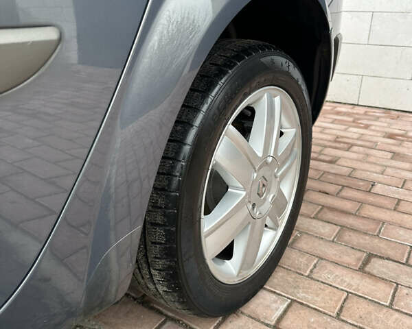 Серый Рено Меган, объемом двигателя 1.6 л и пробегом 174 тыс. км за 5550 $, фото 44 на Automoto.ua