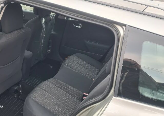 Сірий Рено Меган, об'ємом двигуна 1.6 л та пробігом 320 тис. км за 4600 $, фото 7 на Automoto.ua