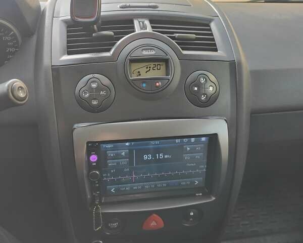 Сірий Рено Меган, об'ємом двигуна 1.6 л та пробігом 226 тис. км за 5100 $, фото 9 на Automoto.ua