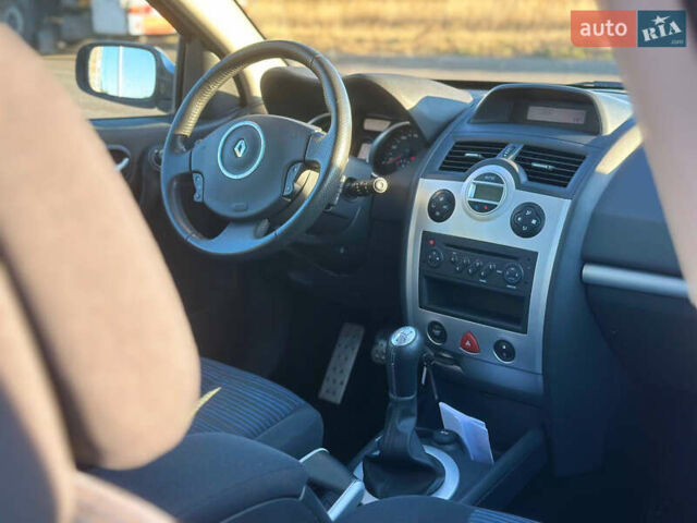 Серый Рено Меган, объемом двигателя 0 л и пробегом 135 тыс. км за 5850 $, фото 7 на Automoto.ua