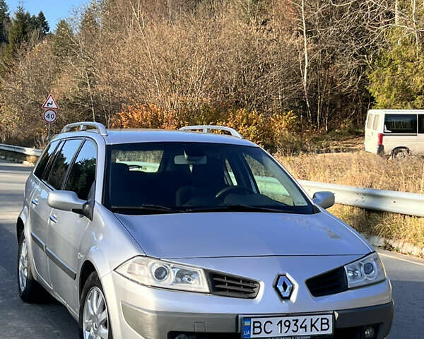 Серый Рено Меган, объемом двигателя 1.9 л и пробегом 375 тыс. км за 3400 $, фото 1 на Automoto.ua