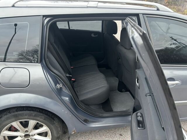 Серый Рено Меган, объемом двигателя 1.6 л и пробегом 507 тыс. км за 3700 $, фото 2 на Automoto.ua