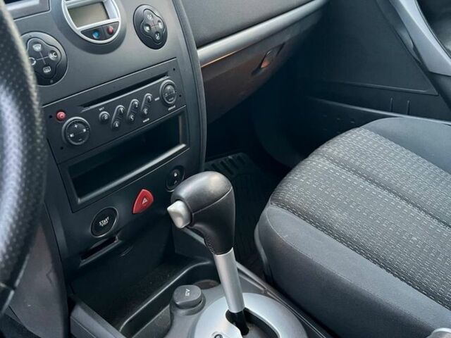 Сірий Рено Меган, об'ємом двигуна 1.9 л та пробігом 317 тис. км за 4900 $, фото 4 на Automoto.ua