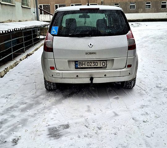 Серый Рено Меган, объемом двигателя 1.5 л и пробегом 33200 тыс. км за 5500 $, фото 4 на Automoto.ua