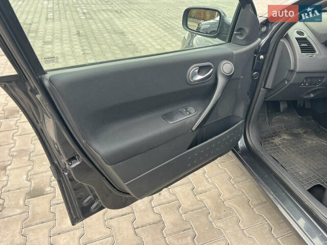 Рено Меган 2007 в Кривом Роге на Automoto.ua Серый Рено Меган, объемом двигателя 1.46 л и пробегом 290 тыс. км за 5500 $, фото 8 на Automoto.ua