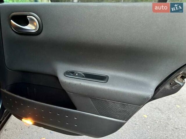Серый Рено Меган, объемом двигателя 1.6 л и пробегом 190 тыс. км за 5650 $, фото 45 на Automoto.ua