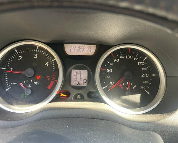 Серый Рено Меган, объемом двигателя 2 л и пробегом 263 тыс. км за 5150 $, фото 8 на Automoto.ua
