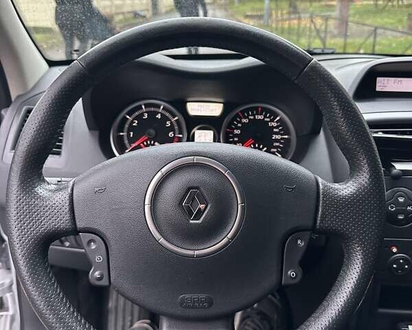 Сірий Рено Меган, об'ємом двигуна 1.6 л та пробігом 174 тис. км за 6000 $, фото 18 на Automoto.ua