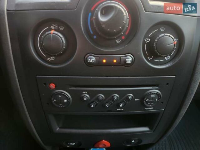 Серый Рено Меган, объемом двигателя 1.6 л и пробегом 248 тыс. км за 5300 $, фото 23 на Automoto.ua