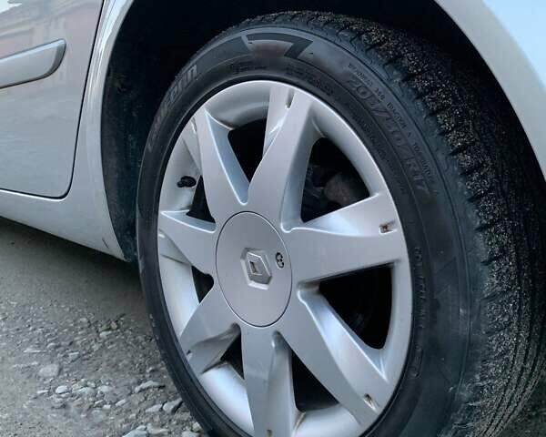 Серый Рено Меган, объемом двигателя 2 л и пробегом 162 тыс. км за 6299 $, фото 64 на Automoto.ua