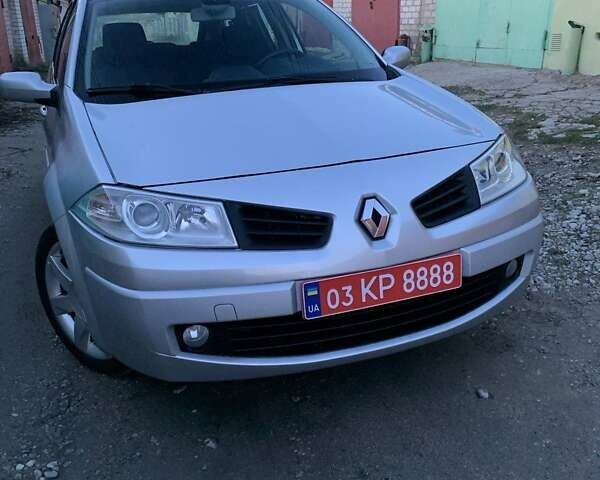 Серый Рено Меган, объемом двигателя 2 л и пробегом 162 тыс. км за 6299 $, фото 7 на Automoto.ua