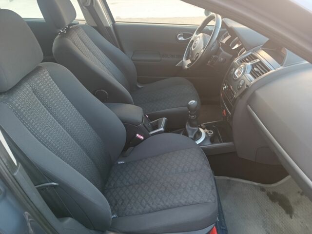 Серый Рено Меган, объемом двигателя 2 л и пробегом 195 тыс. км за 6100 $, фото 6 на Automoto.ua