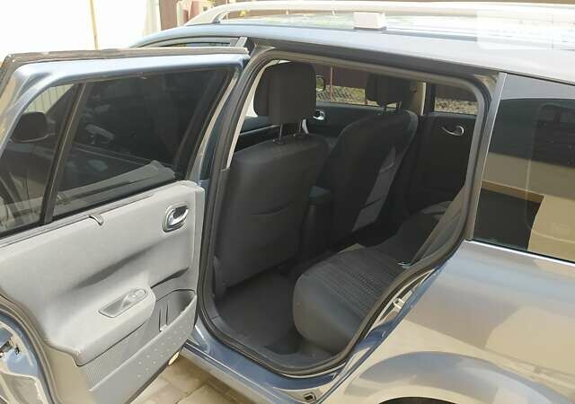 Серый Рено Меган, объемом двигателя 2 л и пробегом 288 тыс. км за 5500 $, фото 17 на Automoto.ua