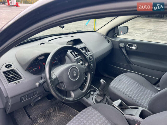 Рено Меган 2007 в Кривом Роге на Automoto.ua Серый Рено Меган, объемом двигателя 1.46 л и пробегом 290 тыс. км за 5500 $, фото 7 на Automoto.ua