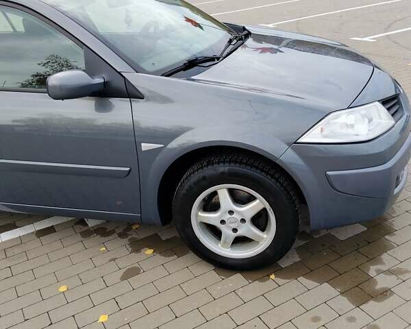 Рено Меган 2007 в Сумах на Automoto.ua Серый Рено Меган, объемом двигателя 1.6 л и пробегом 208 тыс. км за 5400 $, фото 15 на Automoto.ua