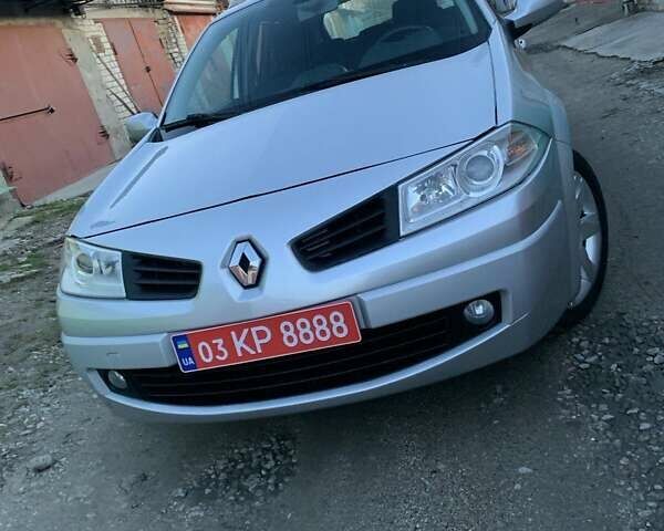 Серый Рено Меган, объемом двигателя 2 л и пробегом 162 тыс. км за 6299 $, фото 11 на Automoto.ua