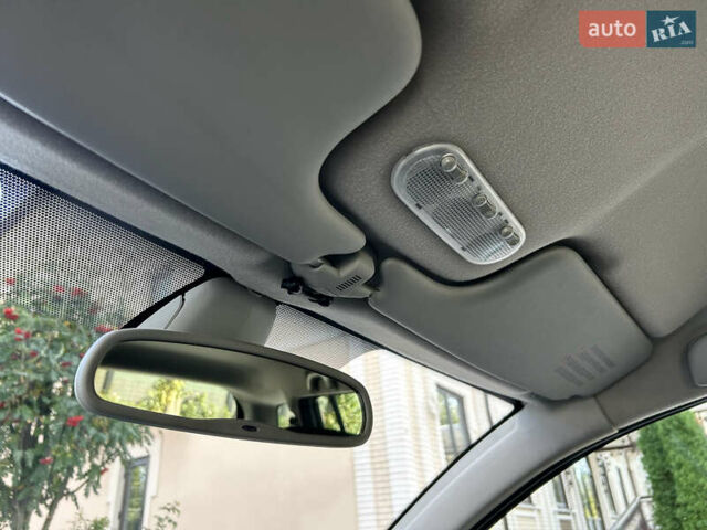 Рено Меган 2007 в Виннице на Automoto.ua Серый Рено Меган, объемом двигателя 1.6 л и пробегом 178 тыс. км за 5850 $, фото 53 на Automoto.ua