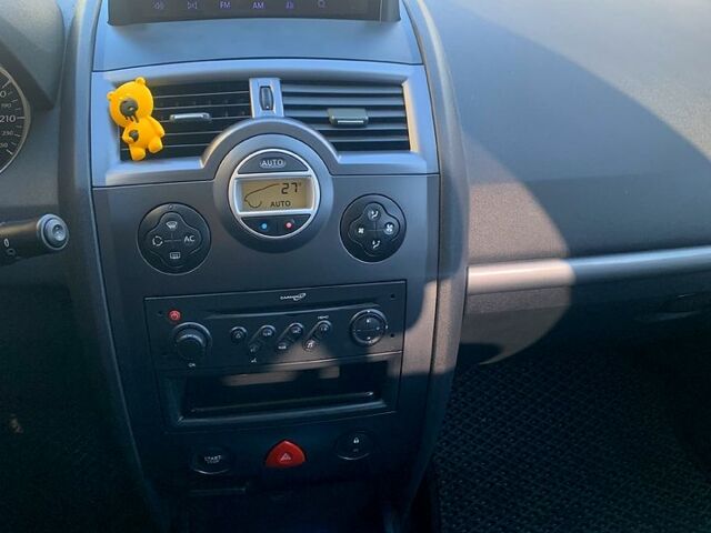 Сірий Рено Меган, об'ємом двигуна 1.6 л та пробігом 0 тис. км за 5850 $, фото 10 на Automoto.ua