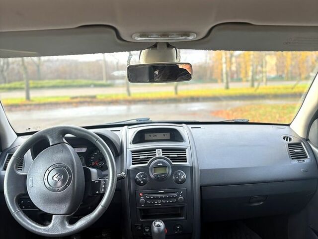 Серый Рено Меган, объемом двигателя 1.6 л и пробегом 215 тыс. км за 5400 $, фото 9 на Automoto.ua