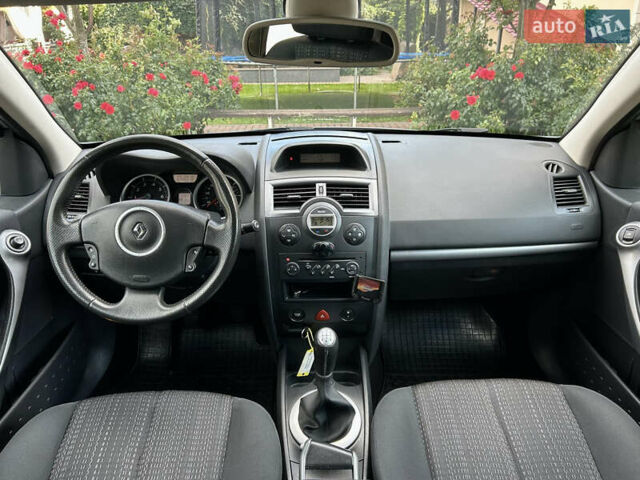 Рено Меган 2007 в Виннице на Automoto.ua Серый Рено Меган, объемом двигателя 1.6 л и пробегом 178 тыс. км за 5850 $, фото 47 на Automoto.ua
