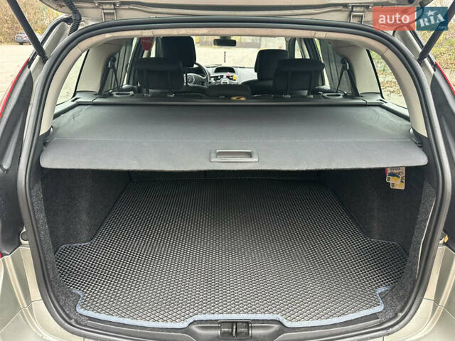 Серый Рено Меган, объемом двигателя 1.6 л и пробегом 179 тыс. км за 5300 $, фото 13 на Automoto.ua