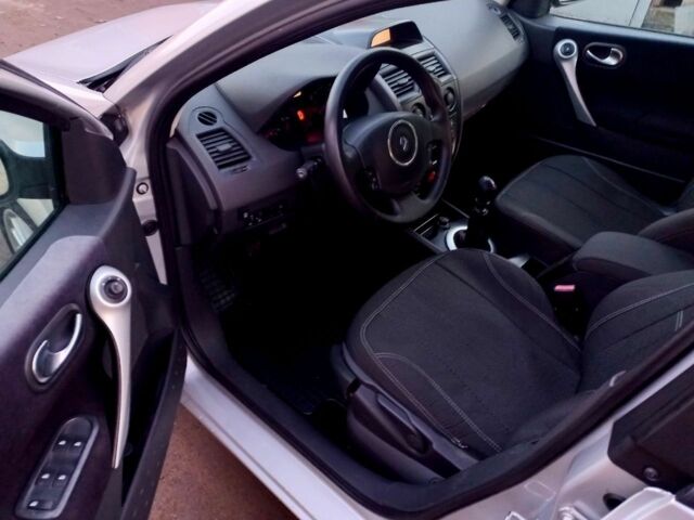 Серый Рено Меган, объемом двигателя 2 л и пробегом 220 тыс. км за 5700 $, фото 12 на Automoto.ua