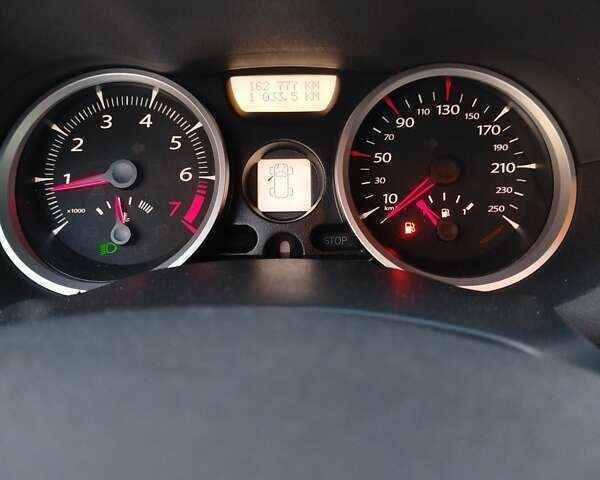 Серый Рено Меган, объемом двигателя 2 л и пробегом 162 тыс. км за 6299 $, фото 108 на Automoto.ua