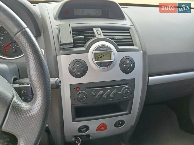 Серый Рено Меган, объемом двигателя 1.6 л и пробегом 240 тыс. км за 5450 $, фото 14 на Automoto.ua