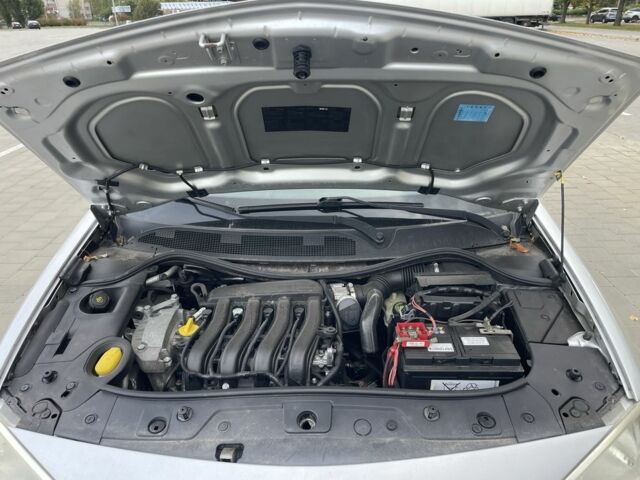 Серый Рено Меган, объемом двигателя 1.6 л и пробегом 196 тыс. км за 5500 $, фото 15 на Automoto.ua