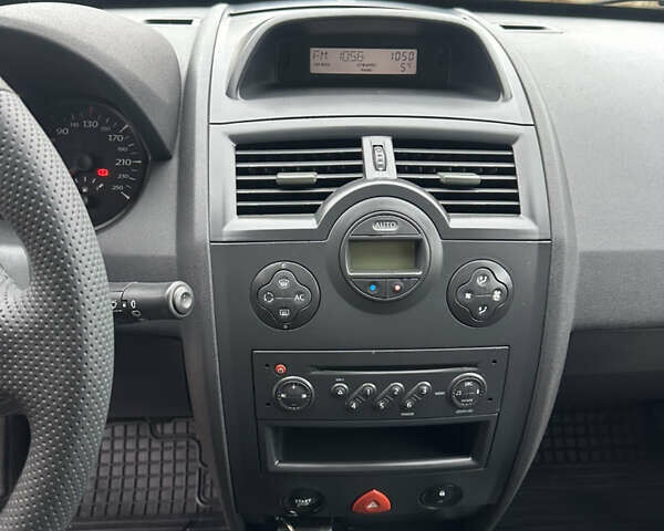 Серый Рено Меган, объемом двигателя 1.6 л и пробегом 174 тыс. км за 5550 $, фото 25 на Automoto.ua