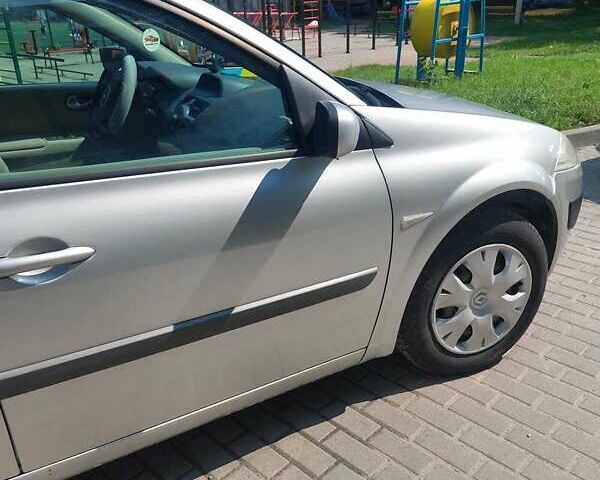 Сірий Рено Меган, об'ємом двигуна 1.6 л та пробігом 190 тис. км за 4800 $, фото 5 на Automoto.ua