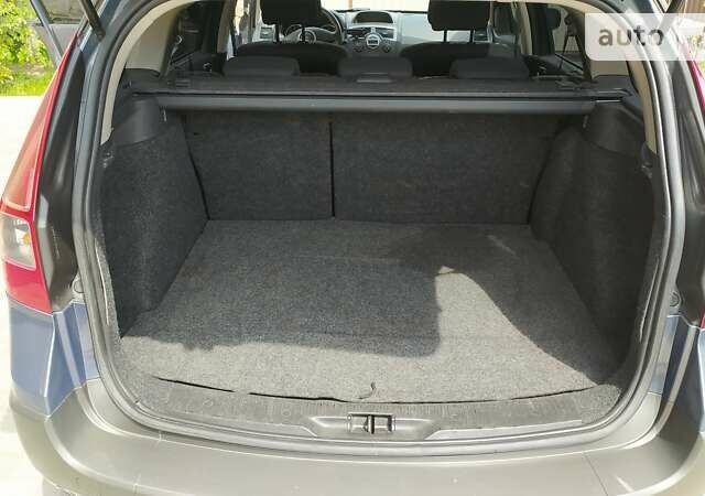 Серый Рено Меган, объемом двигателя 2 л и пробегом 288 тыс. км за 5500 $, фото 10 на Automoto.ua