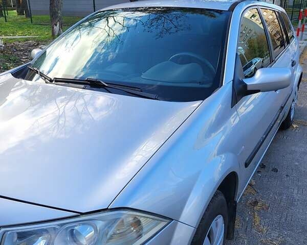 Рено Меган 2007 в Сумах на Automoto.ua Серый Рено Меган, объемом двигателя 1.4 л и пробегом 228 тыс. км за 3300 $, фото 4 на Automoto.ua