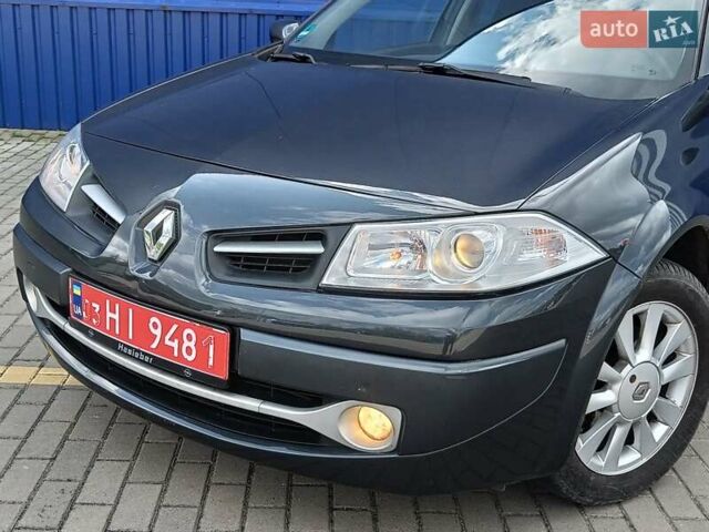 Серый Рено Меган, объемом двигателя 1.6 л и пробегом 240 тыс. км за 5450 $, фото 1 на Automoto.ua