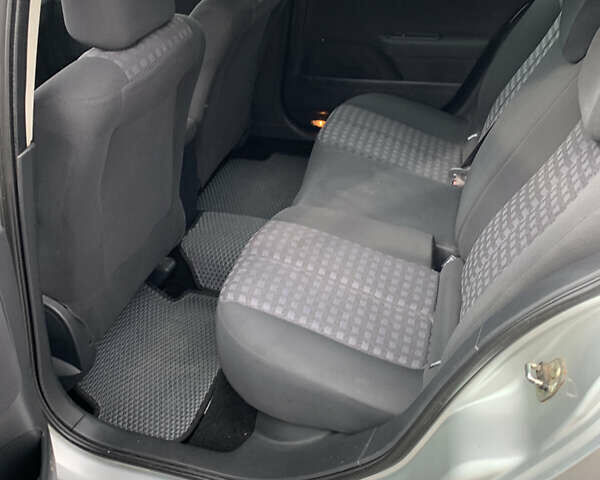 Сірий Рено Меган, об'ємом двигуна 1.6 л та пробігом 298 тис. км за 5200 $, фото 7 на Automoto.ua