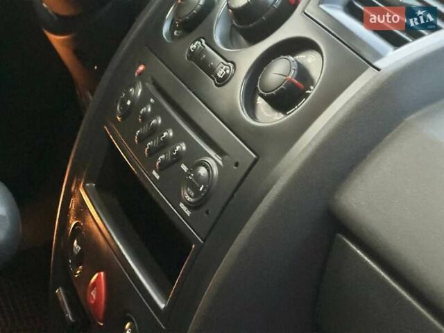 Серый Рено Меган, объемом двигателя 1.6 л и пробегом 190 тыс. км за 5650 $, фото 53 на Automoto.ua