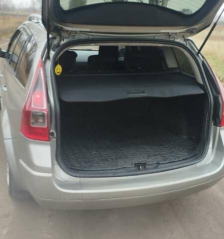 Серый Рено Меган, объемом двигателя 1.5 л и пробегом 250 тыс. км за 4800 $, фото 9 на Automoto.ua