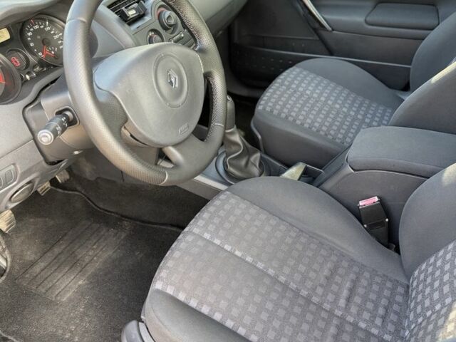 Серый Рено Меган, объемом двигателя 1.6 л и пробегом 240 тыс. км за 5700 $, фото 5 на Automoto.ua