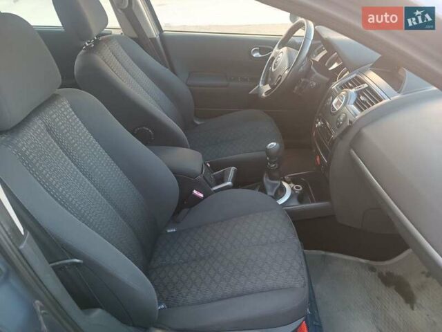 Серый Рено Меган, объемом двигателя 2 л и пробегом 191 тыс. км за 5750 $, фото 27 на Automoto.ua