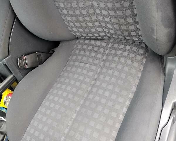 Рено Меган 2007 в Сумах на Automoto.ua Серый Рено Меган, объемом двигателя 1.6 л и пробегом 208 тыс. км за 5400 $, фото 28 на Automoto.ua