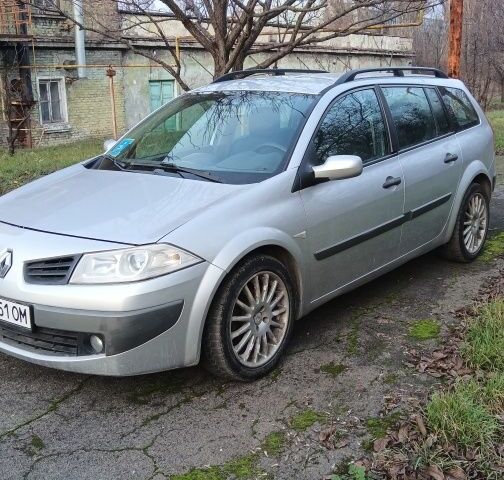 Серый Рено Меган, объемом двигателя 2 л и пробегом 280 тыс. км за 4200 $, фото 3 на Automoto.ua
