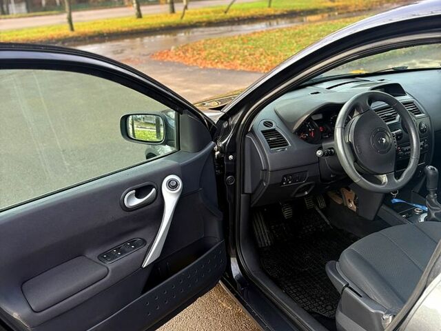 Серый Рено Меган, объемом двигателя 1.6 л и пробегом 215 тыс. км за 5400 $, фото 10 на Automoto.ua