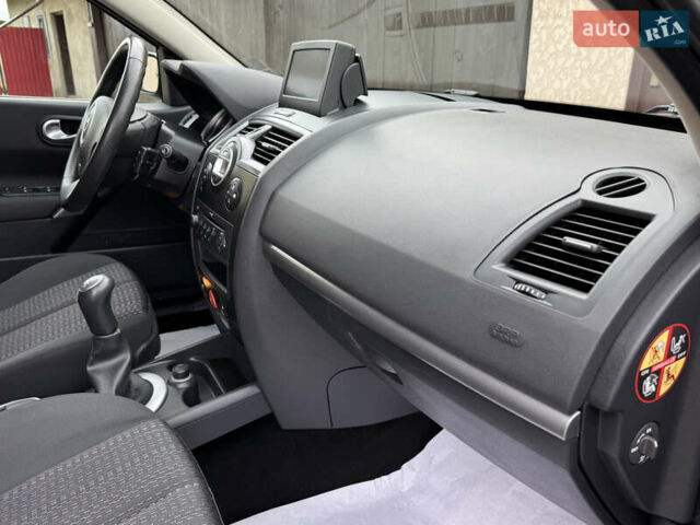 Сірий Рено Меган, об'ємом двигуна 1.6 л та пробігом 106 тис. км за 5999 $, фото 60 на Automoto.ua