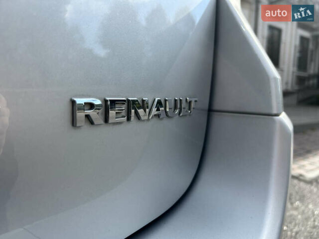 Рено Меган 2007 в Виннице на Automoto.ua Серый Рено Меган, объемом двигателя 1.6 л и пробегом 178 тыс. км за 5850 $, фото 75 на Automoto.ua