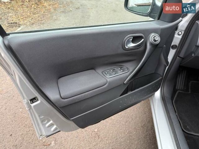 Серый Рено Меган, объемом двигателя 1.6 л и пробегом 206 тыс. км за 5190 $, фото 9 на Automoto.ua