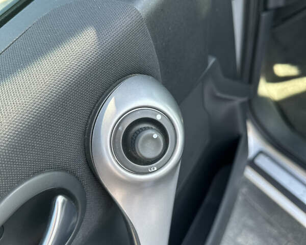 Серый Рено Меган, объемом двигателя 2 л и пробегом 134 тыс. км за 5600 $, фото 9 на Automoto.ua