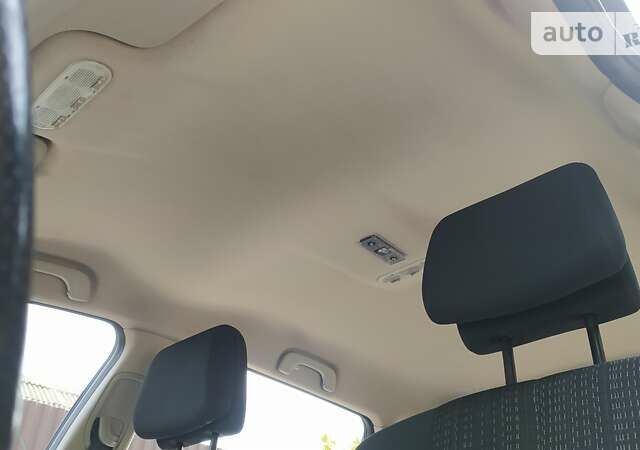 Серый Рено Меган, объемом двигателя 2 л и пробегом 288 тыс. км за 5500 $, фото 11 на Automoto.ua